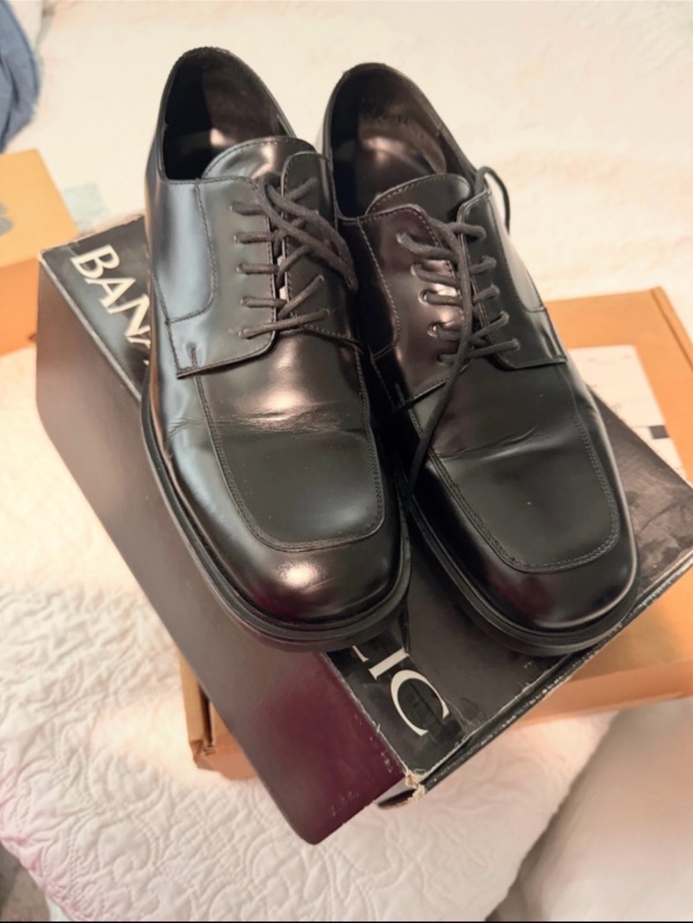 Banana Republic Black Leather Derby Dress Shoes